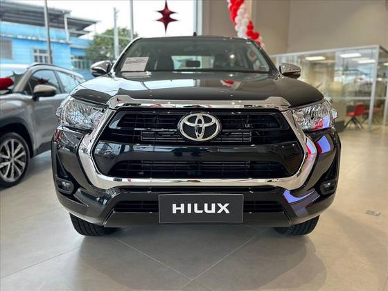 TOYOTA HILUX 2.8 D-4D TURBO DIESEL CD SRV 4X4 AUTOMÁTICO TOYOTA HILUX 2.8 D-4D TURBO DIESEL CD SRV 4X4 AUTOMÁTICO